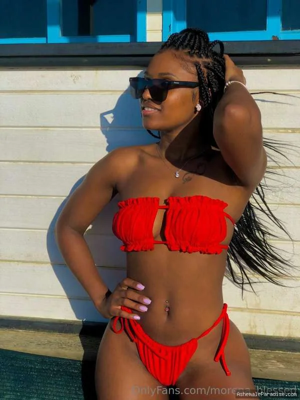 Morena B — Morena B — 32 fotos — OnlyFans Photos