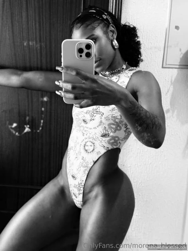 Morena B — Morena B — 32 fotos — OnlyFans Photos