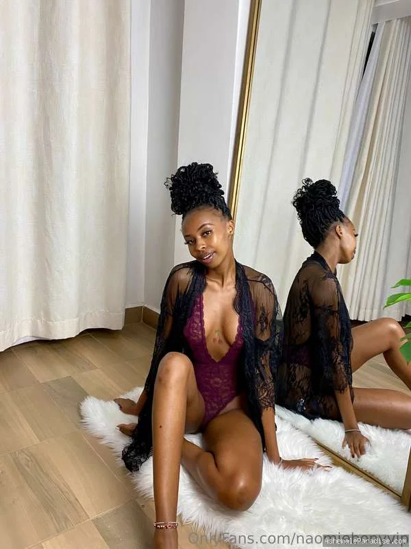 Naomi — Naomi — 77 fotos