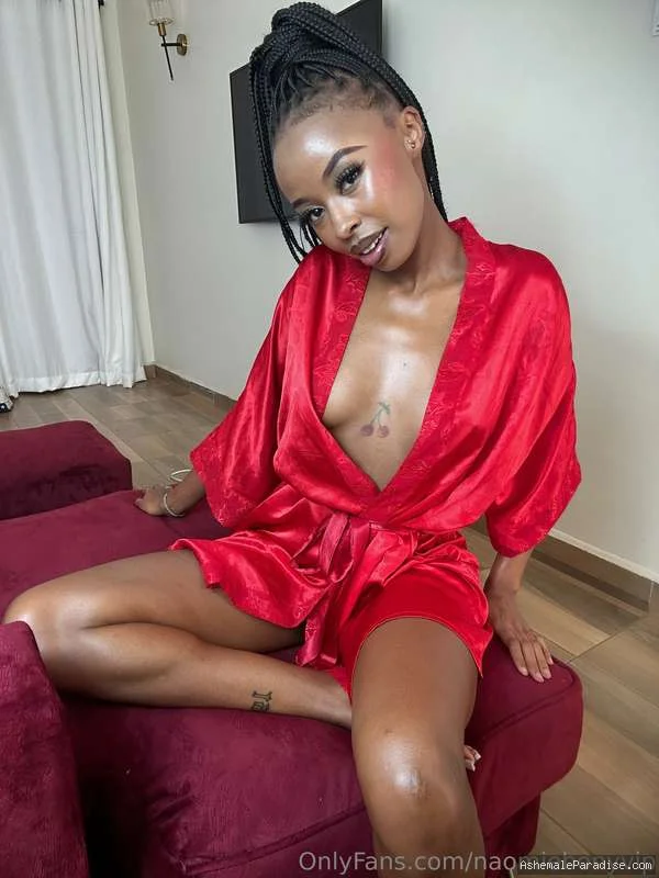 Naomi — Naomi — 77 fotos