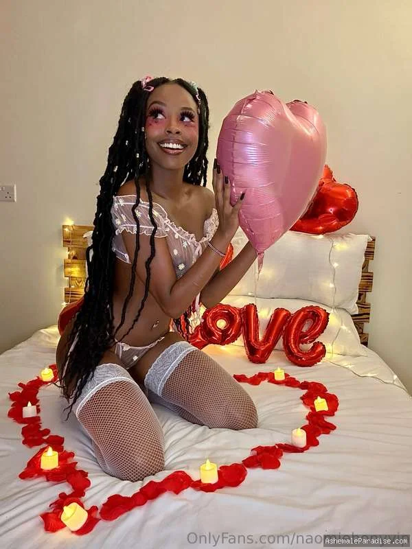 Naomi — Naomi — 77 fotos