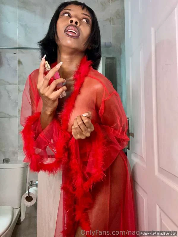 Naomi — Naomi — 77 fotos
