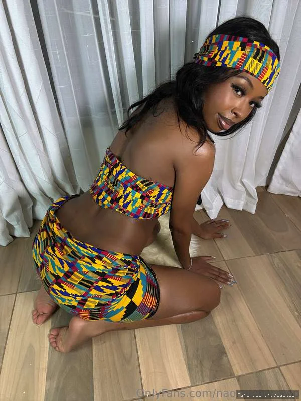 Naomi — Naomi — 77 fotos