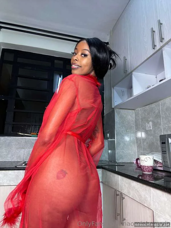 Naomi — Naomi — 77 fotos