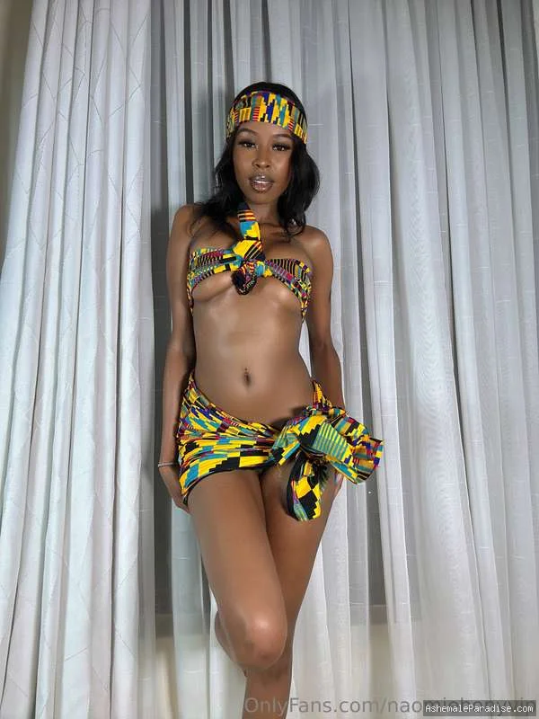 Naomi — Naomi — 77 fotos