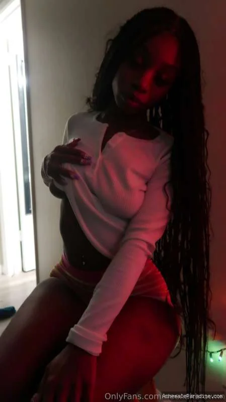 Neena — Neena — 35 fotos — OnlyFans Photos
