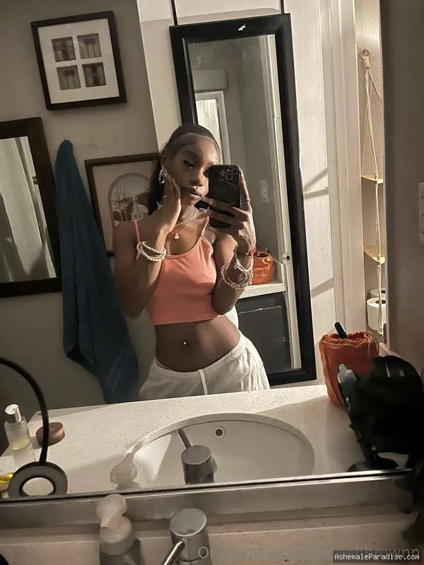 Neena — Neena — 35 fotos — OnlyFans Photos