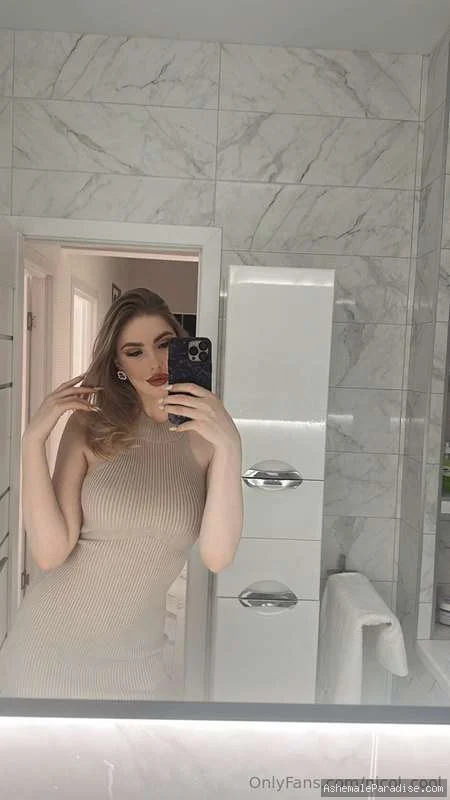Nicol C — Nicol C — 27 fotos — OnlyFans Photos