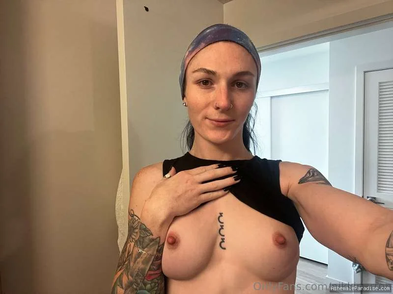 Nikki North — Nikki North — 21 fotos — OnlyFans Photos