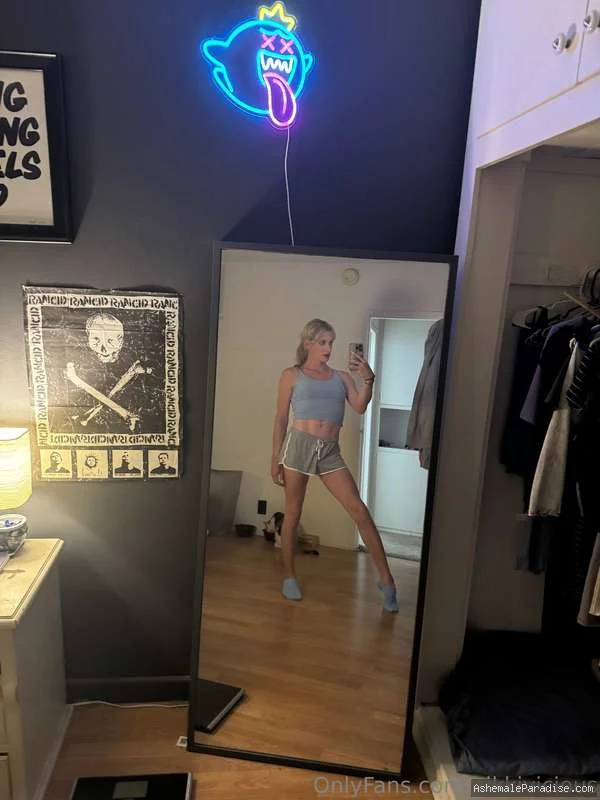 Nikki Vicious — Nikki Vicious — 94 fotos