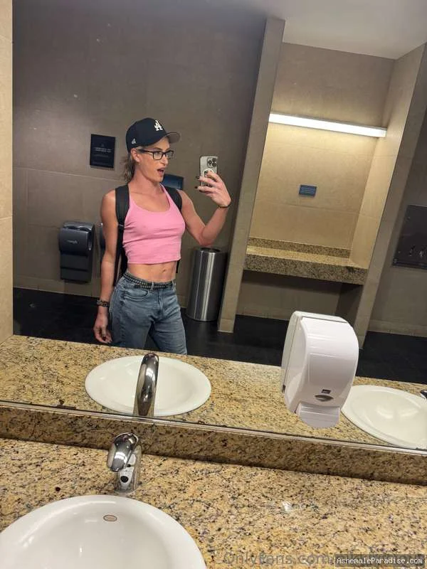 Nikki Vicious — Nikki Vicious — 94 fotos