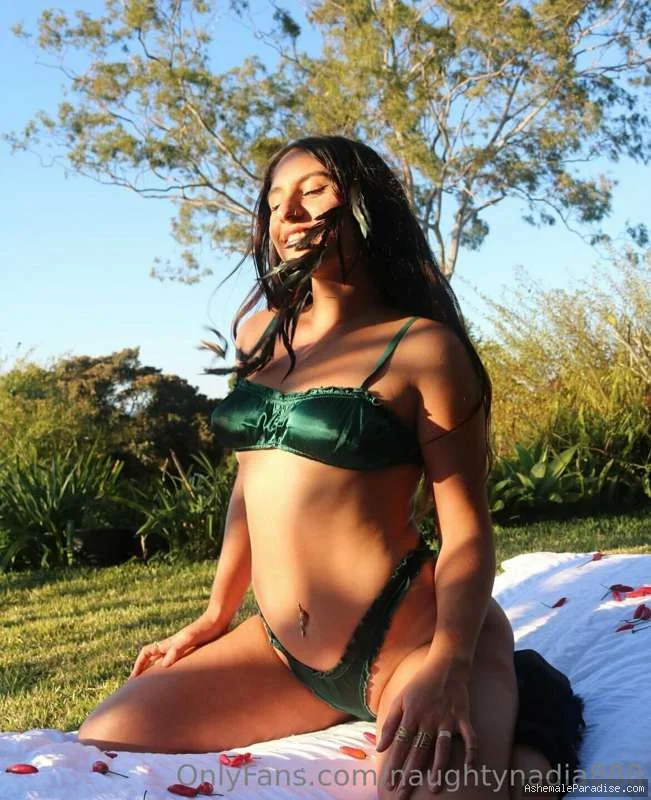 Nody Nadia — Nody Nadia — 30 fotos — OnlyFans Photos