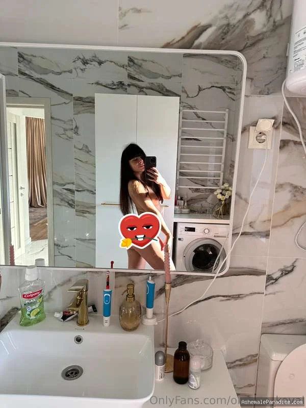 Oksana K — Oksana K — 34 fotos — OnlyFans Photos