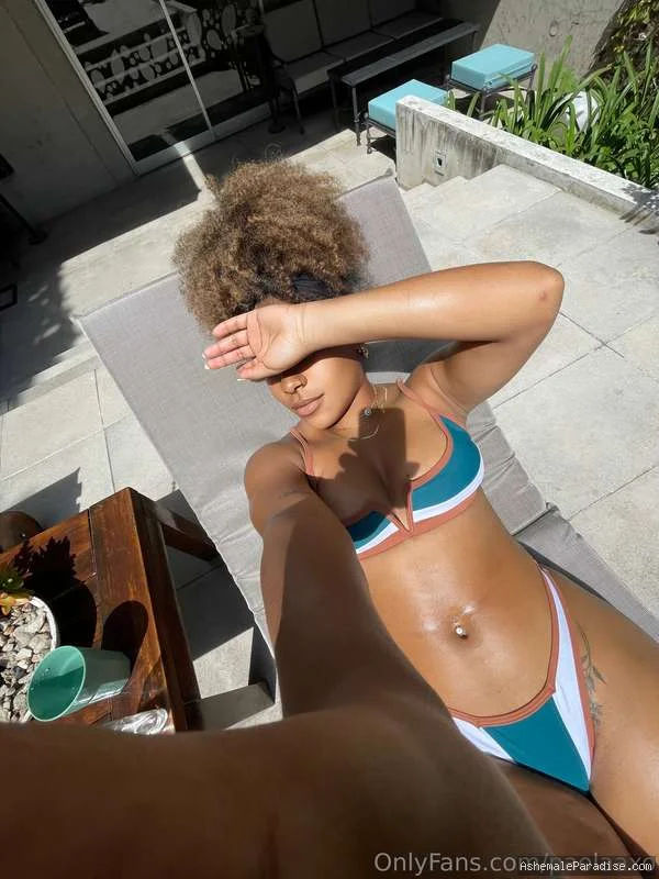 Paola A — Paola A — 15 fotos — OnlyFans Photos