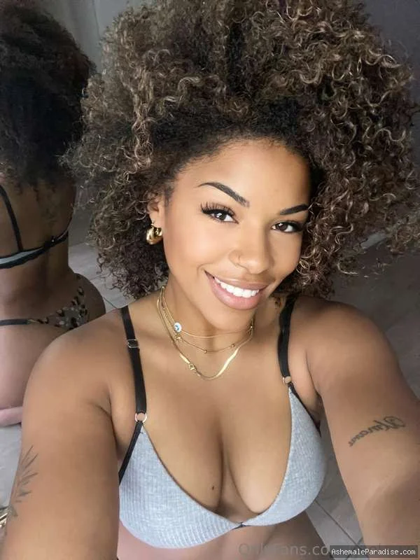 Paola A — Paola A — 15 fotos — OnlyFans Photos