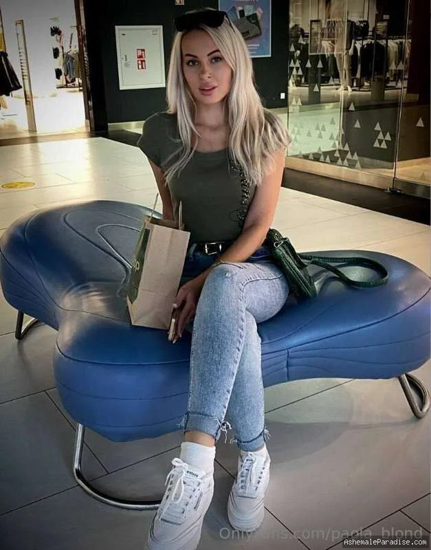 Paola B — Paola B — 35 fotos — OnlyFans Photos