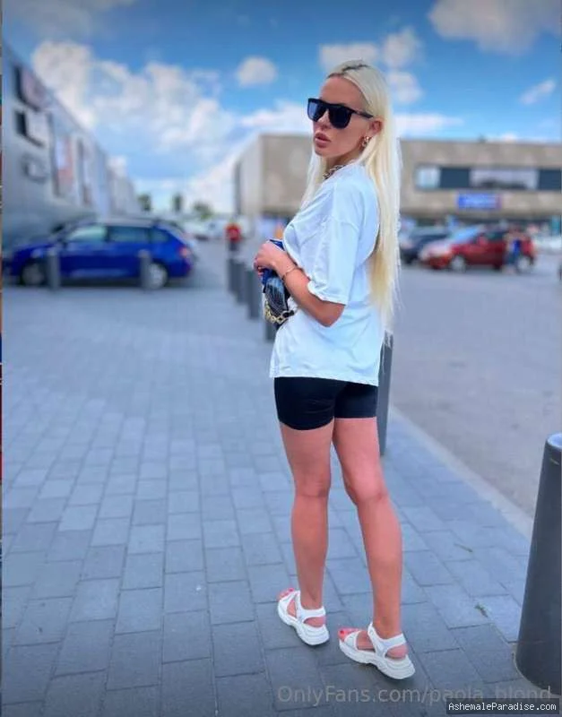 Paola B — Paola B — 35 fotos — OnlyFans Photos