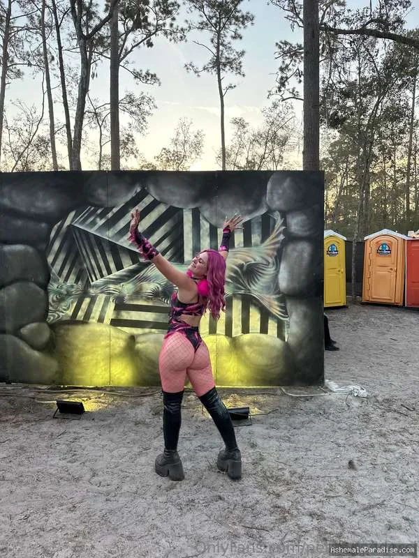 Petite Goddess — Petite Goddess — 31 fotos — OnlyFans Photos
