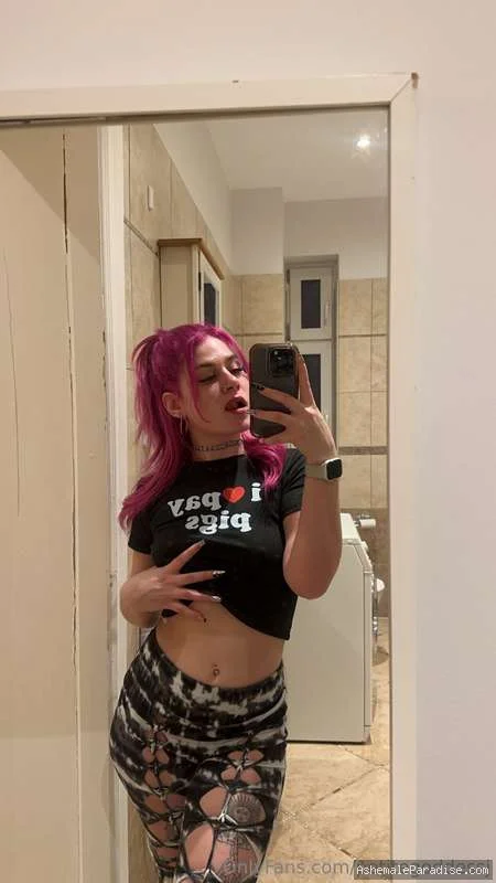 Petite Goddess — Petite Goddess — 31 fotos — OnlyFans Photos