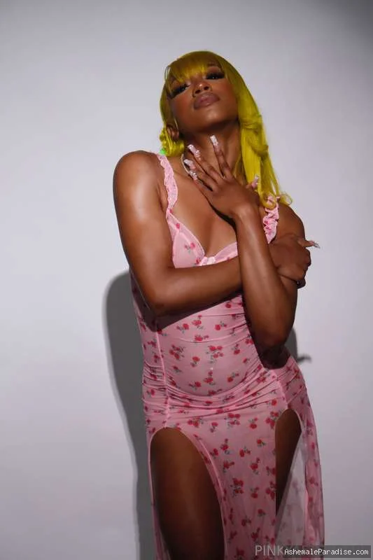 Pinky A — Pinky A — 34 fotos — OnlyFans Photos
