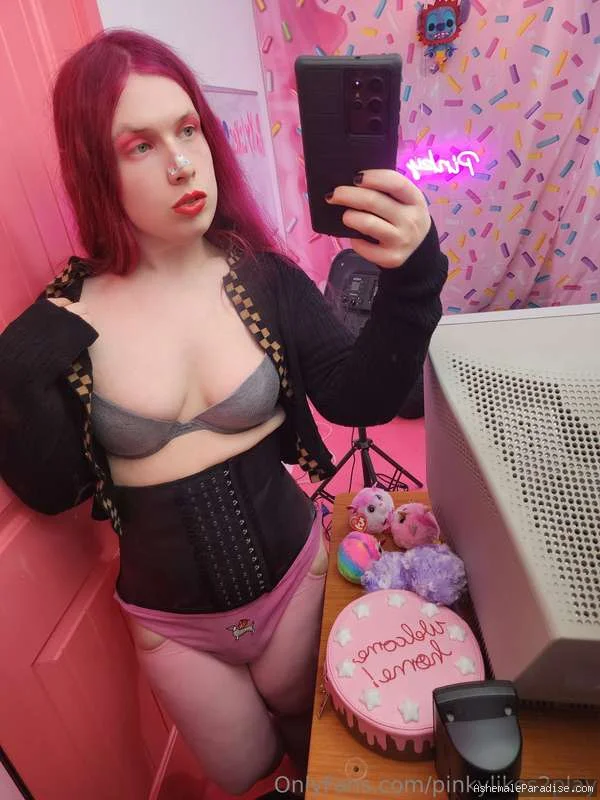 PinkyLikes2Play — PinkyLikes2Play — 31 fotos — OnlyFans Photos