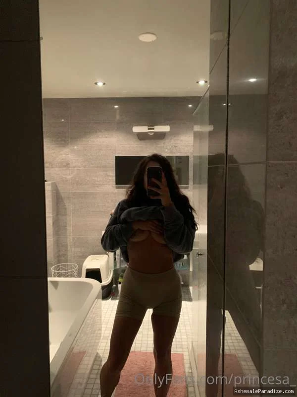 Princesa Mylka — Princesa Mylka — 32 fotos — OnlyFans Photos