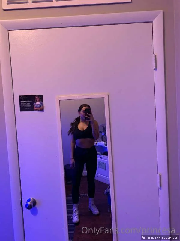 Princesa Mylka — Princesa Mylka — 32 fotos — OnlyFans Photos