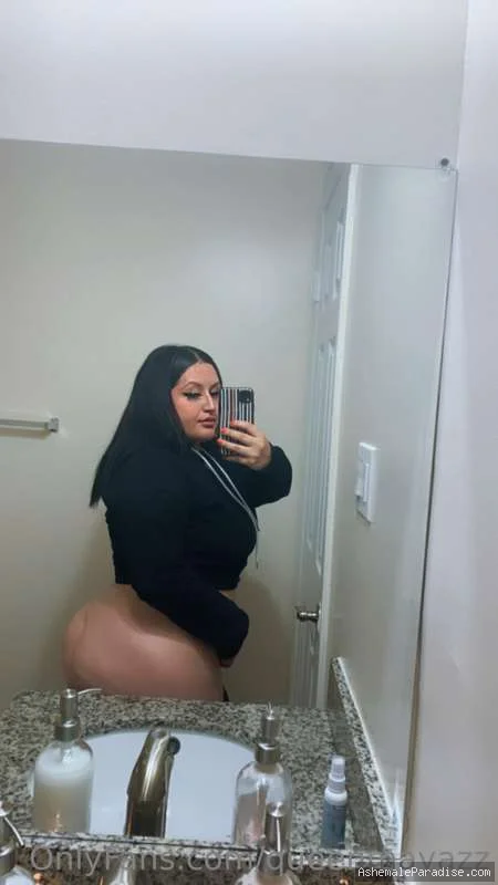 Queen Maya — Queen Maya — 24 fotos — OnlyFans Photos