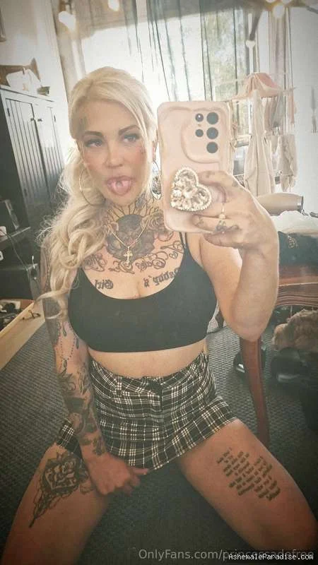 Queen Sade — Queen Sade — 27 fotos — OnlyFans Photos