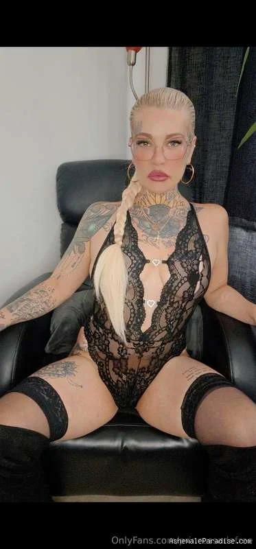 Queen Sade — Queen Sade — 27 fotos — OnlyFans Photos