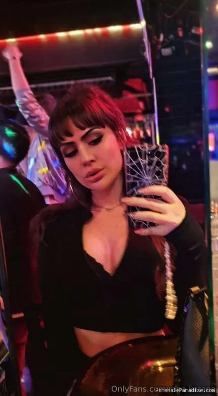 Rana Katana — Rana Katana — 33 fotos — OnlyFans Photos