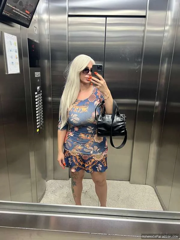Renata Davila — Renata Davila — 50 fotos