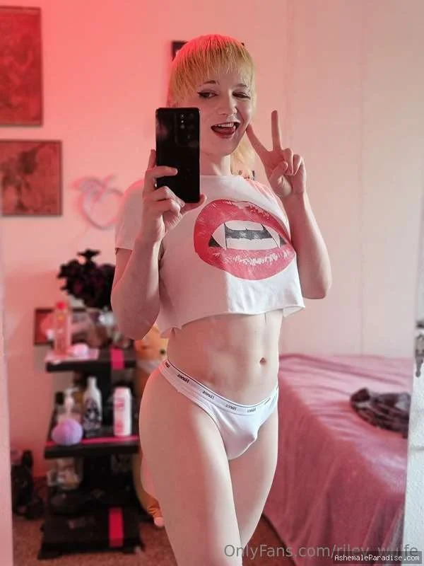 Riley Wulfe — Riley Wulfe — 22 fotos — OnlyFans Photos