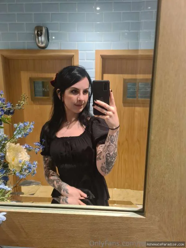 Rose Moon — Rose Moon — 34 fotos — OnlyFans Photos
