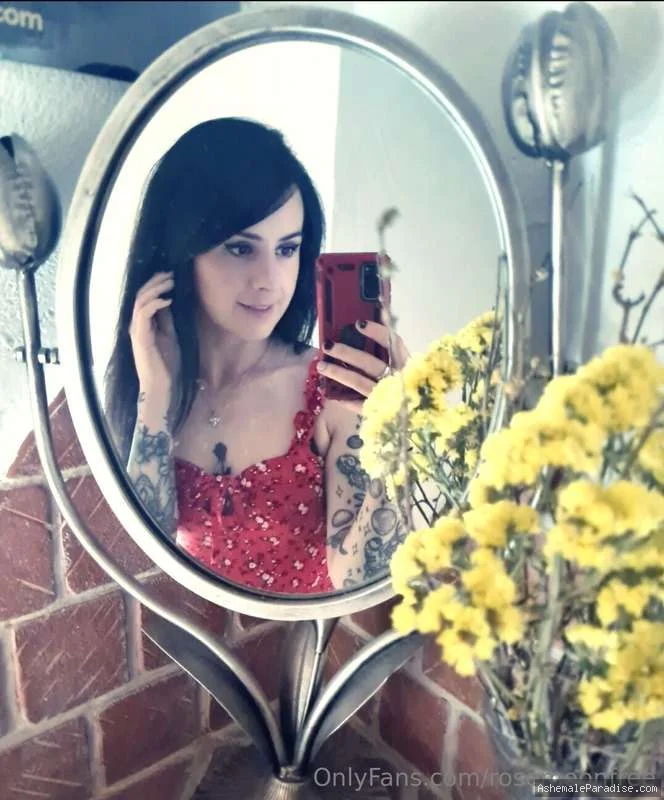 Rose Moon — Rose Moon — 34 fotos — OnlyFans Photos
