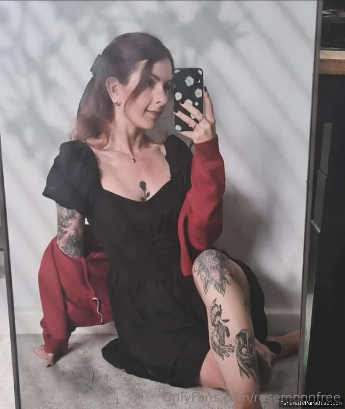 Rose Moon — Rose Moon — 34 fotos — OnlyFans Photos