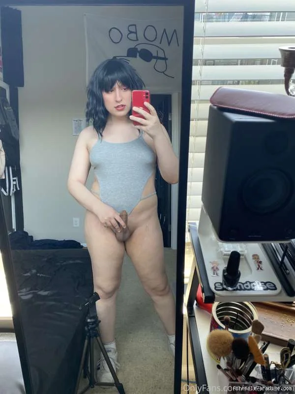 Roxanne Rom — Roxanne Rom — 34 fotos — OnlyFans Photos