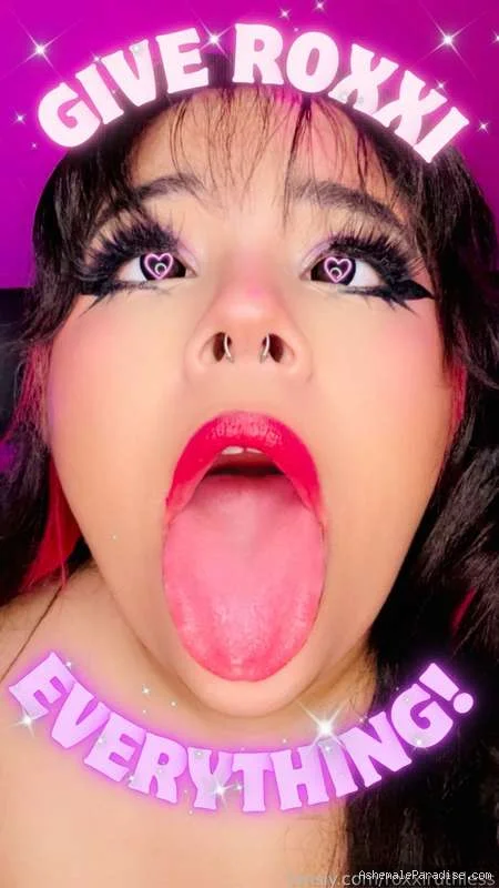 roxxiquinzell — roxxiquinzell — 13 fotos — OnlyFans Photos