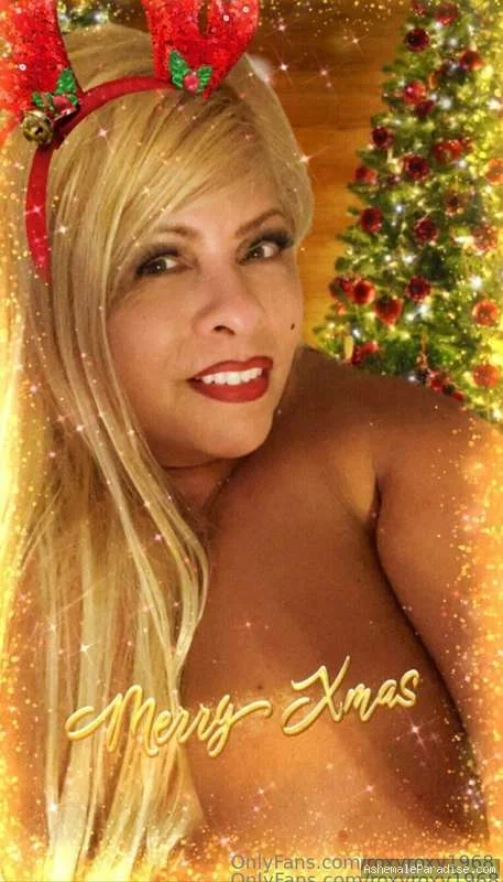 Roxy Rox — Roxy Rox — 33 fotos — OnlyFans Photos