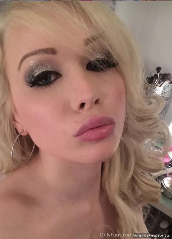 Sarina Valentina — Sarina Valentina — 56 fotos