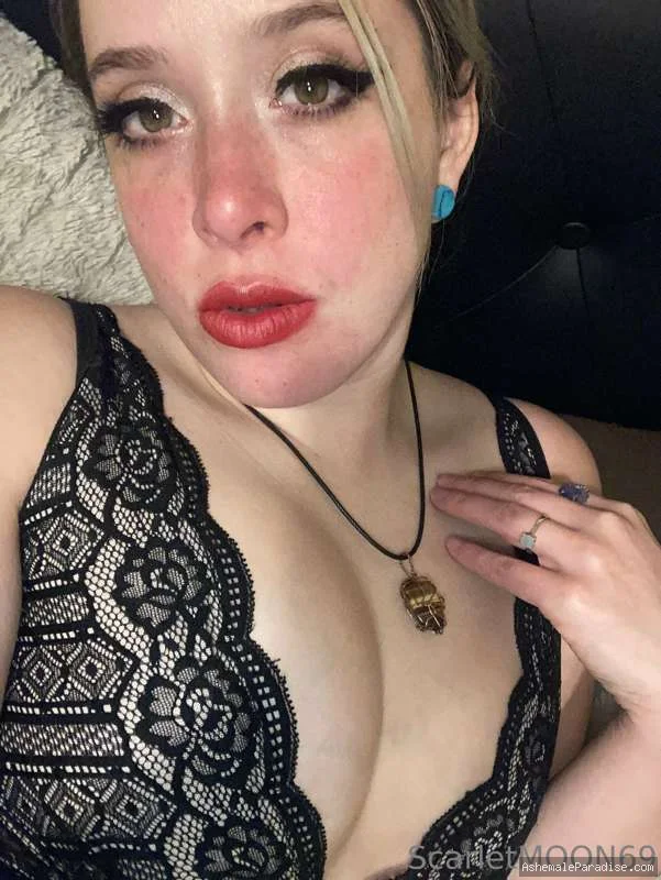 Scarlet Moon — Scarlet Moon — 21 fotos — OnlyFans Photos