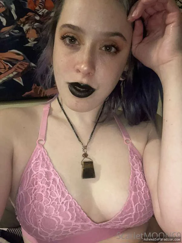 Scarlet Moon — Scarlet Moon — 21 fotos — OnlyFans Photos
