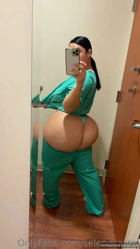 Selene — Selene — 32 fotos — OnlyFans Photos