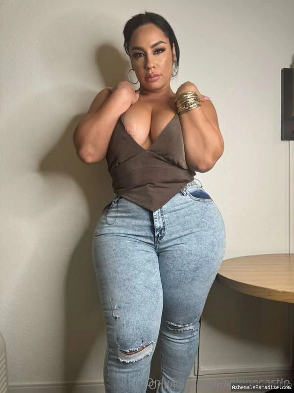 Selene — Selene — 32 fotos — OnlyFans Photos
