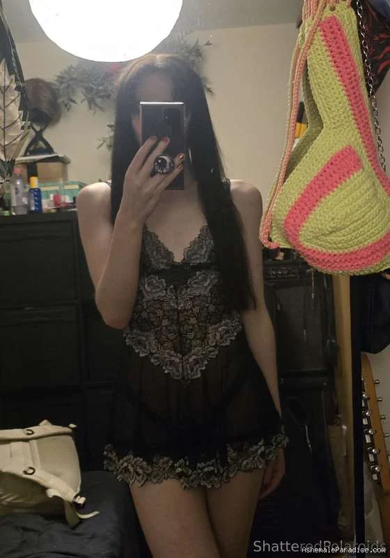 Shattered Polaroids — Shattered Polaroids — 21 fotos — OnlyFans Photos