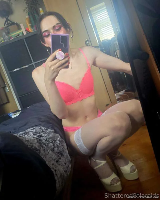 Shattered Polaroids — Shattered Polaroids — 21 fotos — OnlyFans Photos
