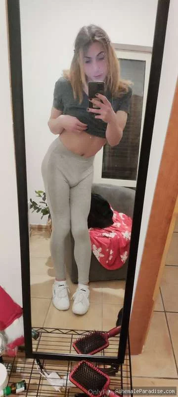 SissyLucyLove — SissyLucyLove — 8 fotos — OnlyFans Photos