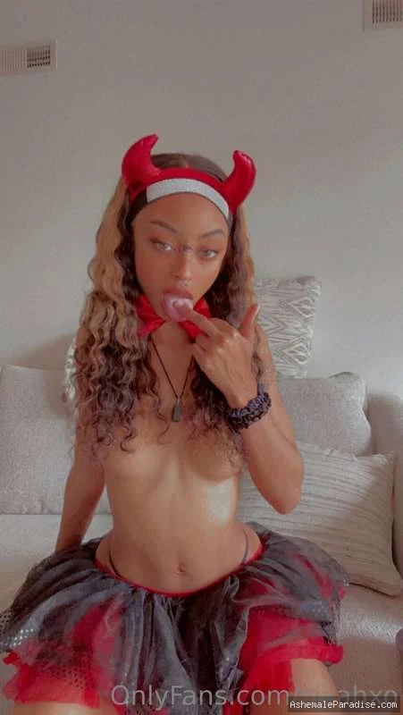Siyah — Siyah — 35 fotos — OnlyFans Photos