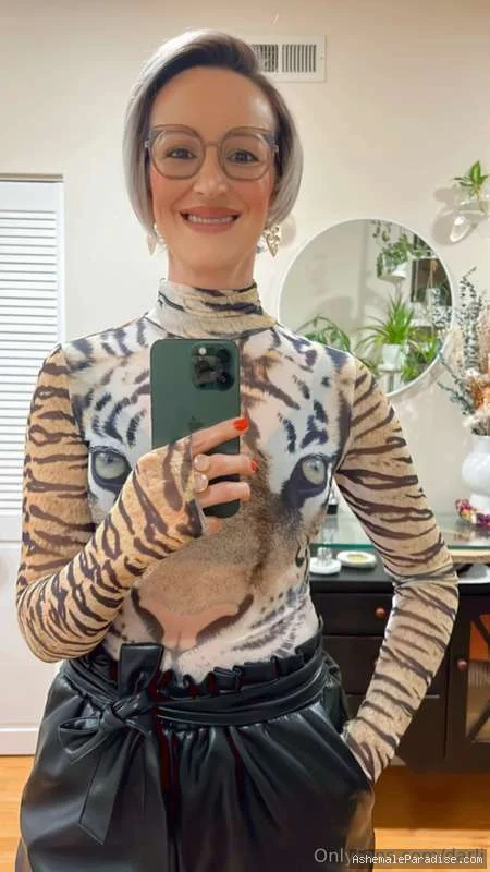 Sofie Halili — Sofie Halili — 33 fotos — OnlyFans Photos