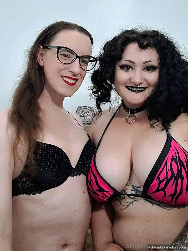 Stephie Scarlet — Stephie Scarlet — 34 fotos — OnlyFans Photos